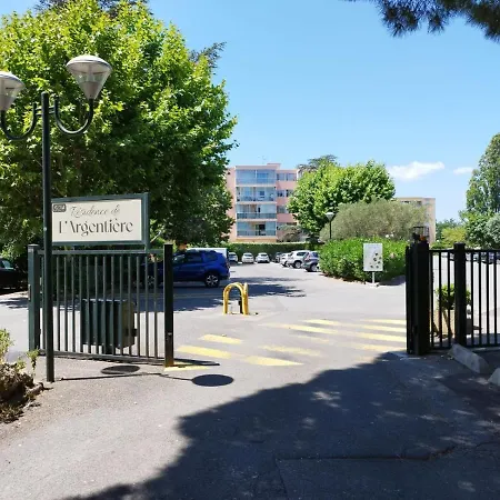 Lejlighed Studio 1-4 Pers Avec Parking Prive 2km Mer & Base Nature Fréjus